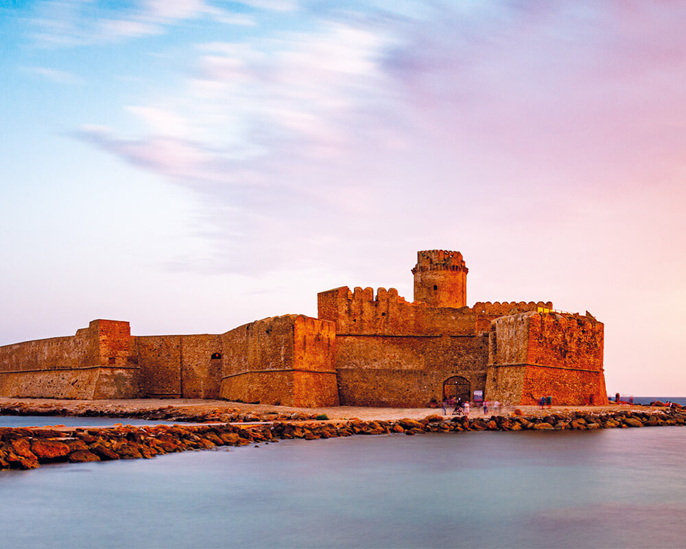 Fortezza Aragonese Le Castella